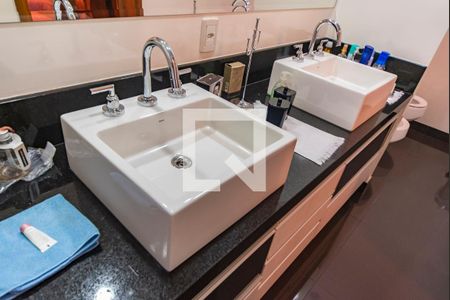 Apartamento à venda com 157m², 3 quartos e 2 vagas Apartamento à venda com 157m², 3 quartos e 2 vagasPias