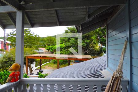 Sala - Vista de casa para alugar com 4 quartos, 200m² em Campeche, Florianópolis