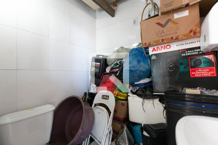 Casa à venda com 72m², 4 quartos e 1 vaga Casa à venda com 72m², 4 quartos e 1 vagaBanheiro 2