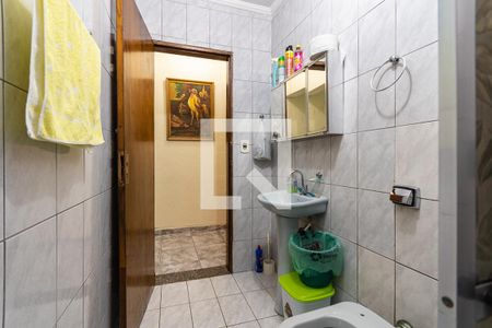 Lavabo  de casa à venda com 4 quartos, 200m² em Jardim Danfer, São Paulo