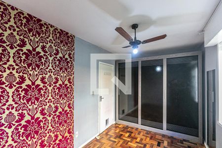 Quarto 1 de apartamento à venda com 2 quartos, 52m² em Cristal, Porto Alegre