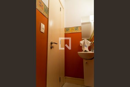 Lavabo de casa à venda com 3 quartos, 214m² em Indianópolis, São Paulo