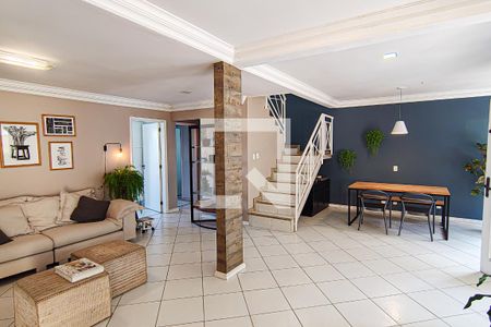 Sala de casa para alugar com 6 quartos, 300m² em Anil, Rio de Janeiro