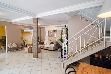 Sala de casa para alugar com 6 quartos, 300m² em Anil, Rio de Janeiro