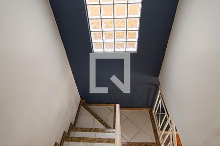 Escada de casa para alugar com 6 quartos, 300m² em Anil, Rio de Janeiro