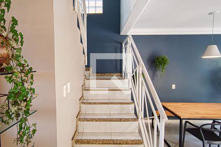 Escada de casa para alugar com 6 quartos, 300m² em Anil, Rio de Janeiro