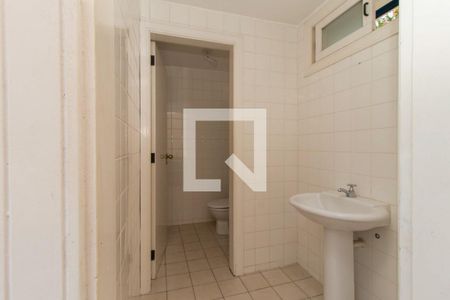 Casa à venda com 1300m², 4 quartos e 4 vagas Casa à venda com 1300m², 4 quartos e 4 vagasBanheiro Aréa Comum