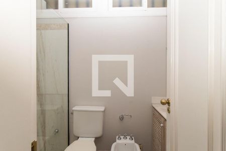 Casa à venda com 1300m², 4 quartos e 4 vagas Casa à venda com 1300m², 4 quartos e 4 vagasBanheiro Hospedes