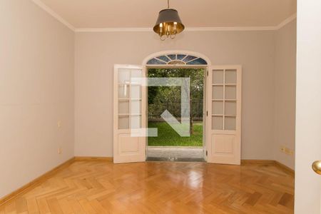 Casa à venda com 1300m², 4 quartos e 4 vagas Casa à venda com 1300m², 4 quartos e 4 vagasQuarto Hospedes