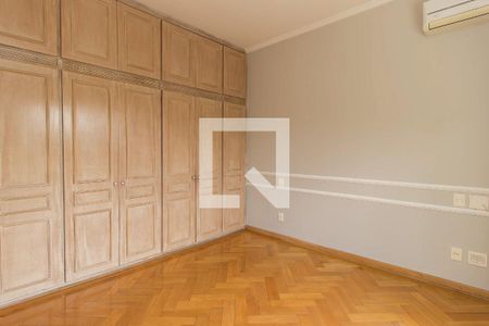 Casa à venda com 1300m², 4 quartos e 4 vagas Casa à venda com 1300m², 4 quartos e 4 vagasSuite 1