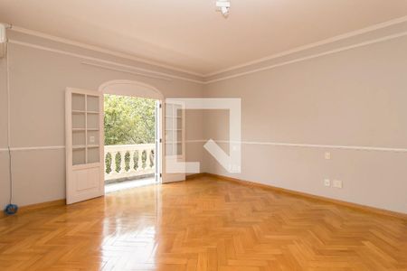 Casa à venda com 1300m², 4 quartos e 4 vagas Casa à venda com 1300m², 4 quartos e 4 vagasSuite Master