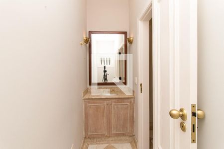 Casa à venda com 1300m², 4 quartos e 4 vagas Casa à venda com 1300m², 4 quartos e 4 vagasLavabo