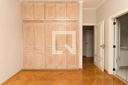 Casa à venda com 1300m², 4 quartos e 4 vagas Casa à venda com 1300m², 4 quartos e 4 vagasSuite 2