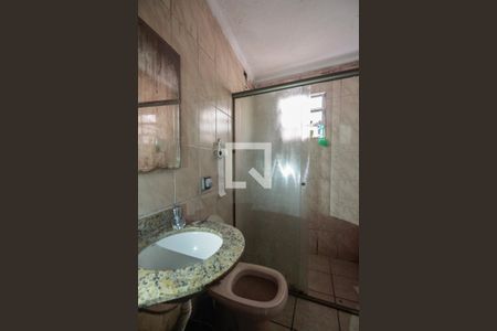 Banheiro de casa à venda com 3 quartos, 100m² em Vila Invernada, São Paulo