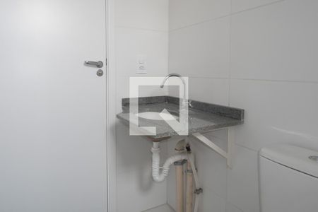 Banheiro de apartamento para alugar com 2 quartos, 49m² em Vila Nambi, Jundiaí