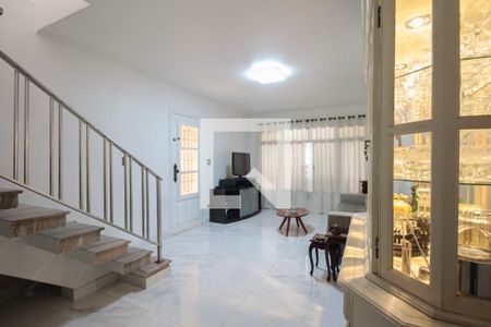 Casa à venda com 141m², 2 quartos e 2 vagasSala 