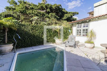 Piscina de casa à venda com 3 quartos, 360m² em Ipanema, Porto Alegre