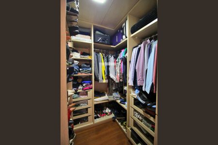 Closet de casa à venda com 4 quartos, 250m² em Campestre, Santo André