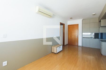 SALA de apartamento à venda com 2 quartos, 80m² em Passo da Areia, Porto Alegre