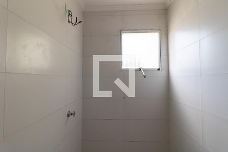 Banheiro  de apartamento à venda com 2 quartos, 42m² em Vila Lutécia, Santo André