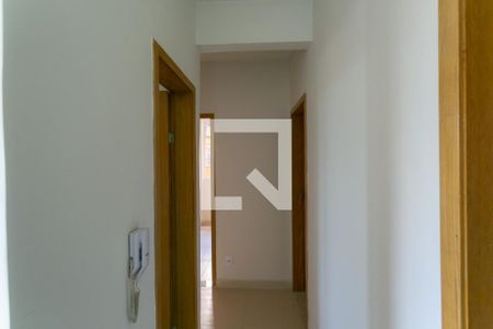 Corredor de apartamento para alugar com 3 quartos, 85m² em Palmeiras, Belo Horizonte