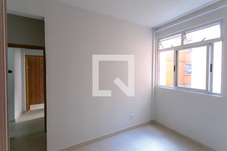 Quarto 1 de apartamento para alugar com 3 quartos, 85m² em Palmeiras, Belo Horizonte