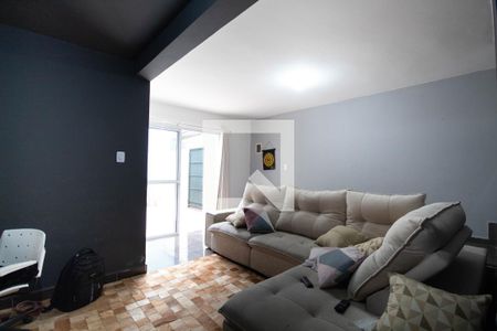 Sala de casa para alugar com 3 quartos, 224m² em Km 18, Osasco