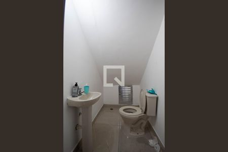 Lavabo de casa para alugar com 3 quartos, 224m² em Km 18, Osasco