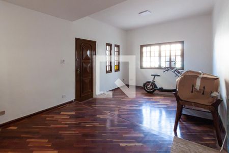 Casa para alugar com 105m², 3 quartos e 2 vagasSala