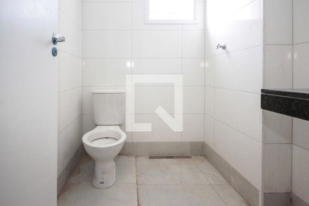 Banheiro de apartamento para alugar com 1 quarto, 31m² em Vila Ivone, São Paulo