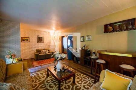 Sala  de casa à venda com 3 quartos, 218m² em Chácara das Pedras, Porto Alegre
