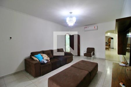 Sala de casa para alugar com 3 quartos, 290m² em Parque Gerassi, Santo André