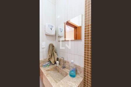 Lavabo de casa para alugar com 3 quartos, 180m² em Vila Ivone, São Paulo