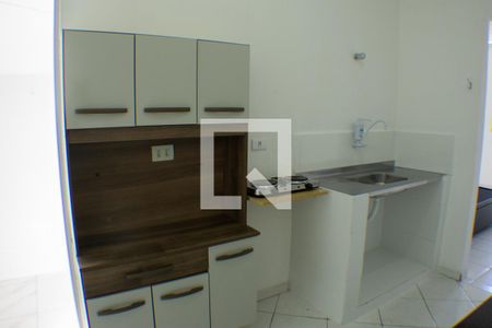 Cozinha de apartamento para alugar com 1 quarto, 27m² em Jardim Lourdes, São Paulo