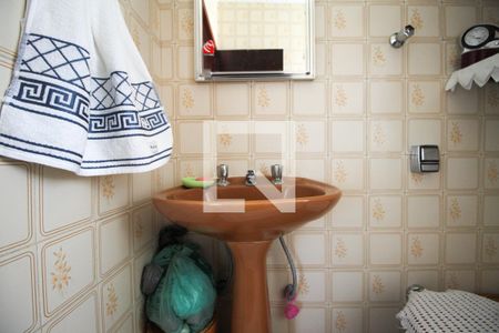 Casa à venda com 100m², 4 quartos e 2 vagas Casa à venda com 100m², 4 quartos e 2 vagasBanheiro