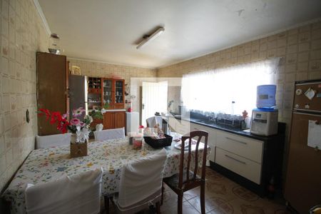 Casa à venda com 100m², 4 quartos e 2 vagas Casa à venda com 100m², 4 quartos e 2 vagasCozinha