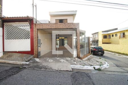 Casa à venda com 100m², 4 quartos e 2 vagas Casa à venda com 100m², 4 quartos e 2 vagasFachada