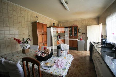 Casa à venda com 100m², 4 quartos e 2 vagas Casa à venda com 100m², 4 quartos e 2 vagasCozinha