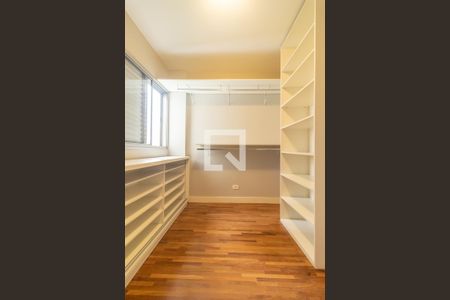 Closet  de apartamento para alugar com 1 quarto, 83m² em Pinheiros, São Paulo