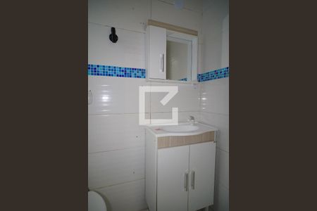 Banheiro de apartamento à venda com 1 quarto, 50m² em Vila Jardim, Porto Alegre