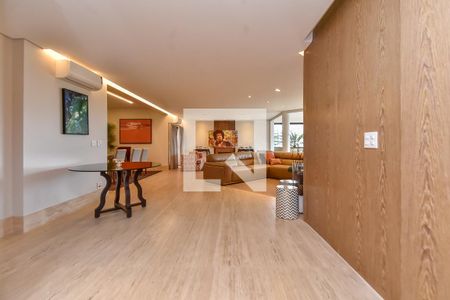 Entrada de apartamento à venda com 4 quartos, 250m² em Higienópolis, São Paulo