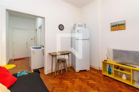 Sala de kitnet/studio para alugar com 1 quarto, 44m² em Copacabana, Rio de Janeiro