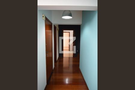 Corredor de apartamento para alugar com 3 quartos, 200m² em Centro, Jundiaí