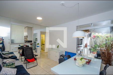 Sala de apartamento para alugar com 3 quartos, 50m² em Buritis, Belo Horizonte