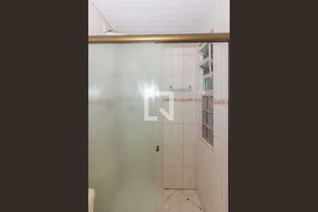 Banheiro de apartamento para alugar com 1 quarto, 52m² em Protásio Alves, Porto Alegre