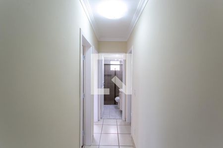 Corredor de apartamento à venda com 3 quartos, 68m² em Santa Tereza, Belo Horizonte