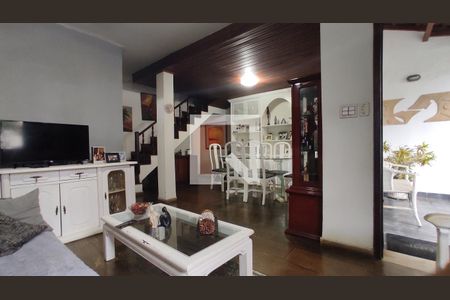 Casa de condomínio à venda com 171m², 3 quartos e 1 vagaSala