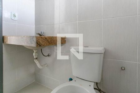 Banheiro de casa para alugar com 1 quarto, 45m² em Céu Azul, Belo Horizonte