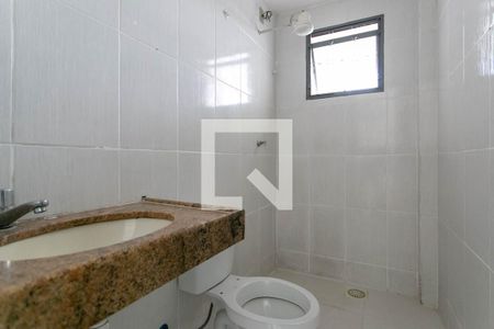 Banheiro de casa para alugar com 1 quarto, 45m² em Céu Azul, Belo Horizonte