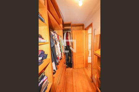 Casa à venda com 520m², 5 quartos e 7 vagas Casa à venda com 520m², 5 quartos e 7 vagasSuite 1